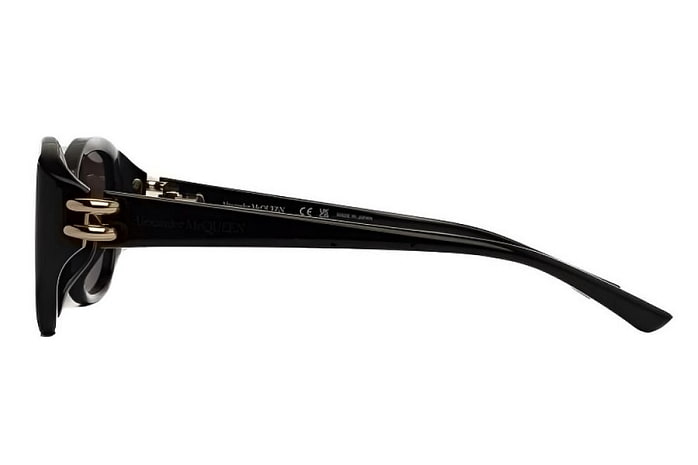 Солнцезащитные очки Alexander McQueen AM 0469S 001 — вид сбоку
