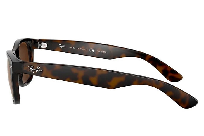 Солнцезащитные очки Ray-Ban RB 2132 902/57 — вид сбоку